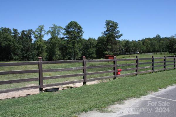 880 Bellegray RD #19, Clover, SC 29710