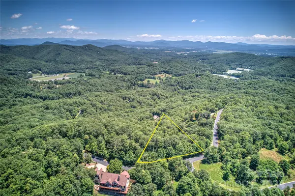 1018 Mills River WAY, Horse Shoe, NC 28742
