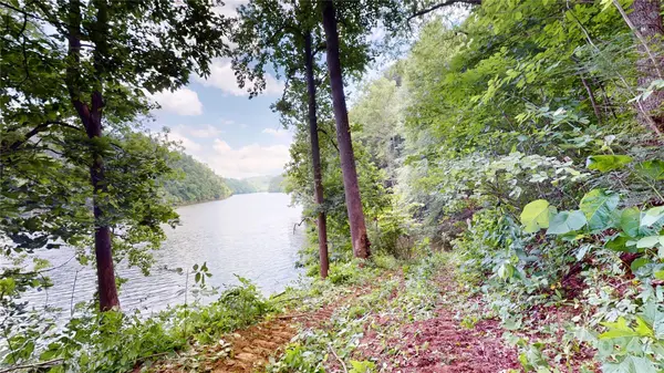 000 White Oak RD, Waynesville, NC 28785