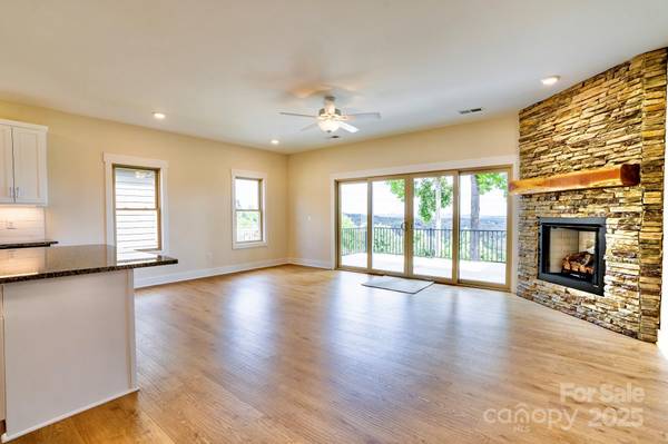 1387 River Club RDG, Lenoir, NC 28645