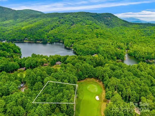 N 17 Mills Creek TRCE, Lake Toxaway, NC 28747