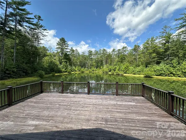 67 Peppervine CIR, Rosman, NC 28772