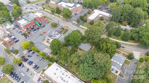 200 & 208 E Matthews ST, Matthews, NC 28105