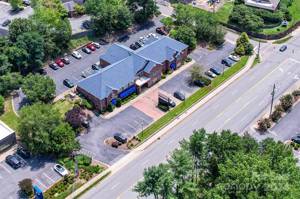 1978 Hendersonville RD, Asheville, NC 28803