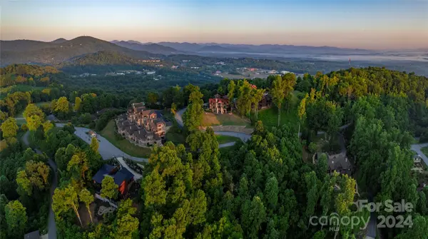 62 Destination DR, Asheville, NC 28806