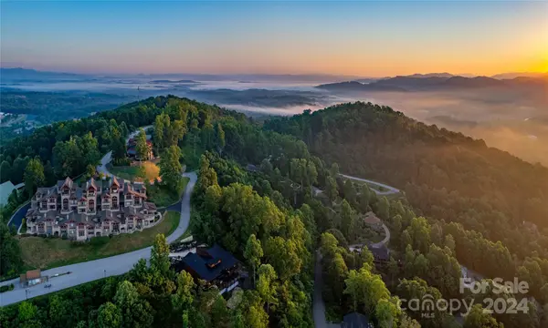 62 Destination DR, Asheville, NC 28806