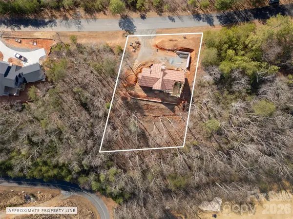 2015 Deep Gap Farm RD W, Mill Spring, NC 28756