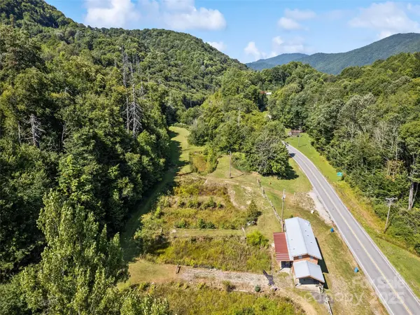 11178 US 19 HWY N, Maggie Valley, NC 28751