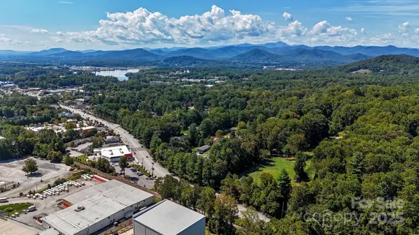 1945 Hendersonville RD, Asheville, NC 28803