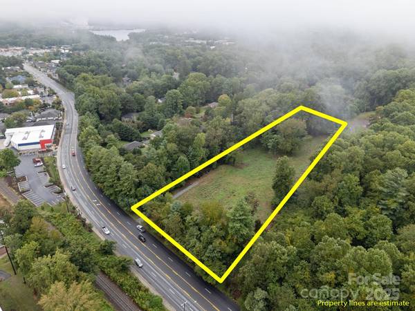 1945 Hendersonville RD, Asheville, NC 28803