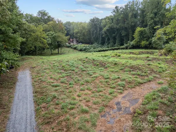 1945 Hendersonville RD, Asheville, NC 28803