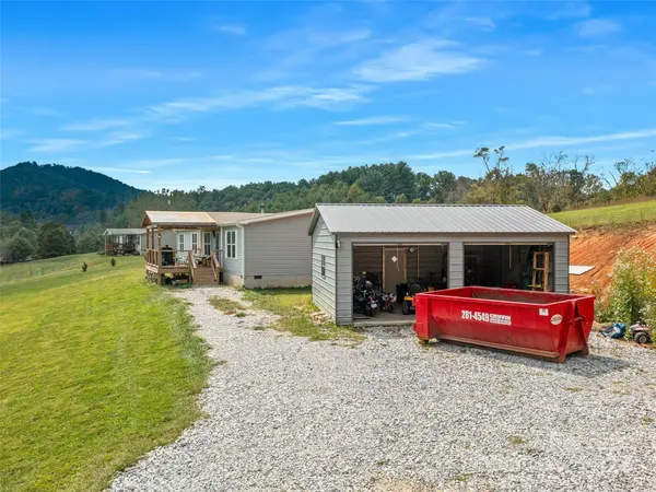 3734 Snow Creek RD, Bakersville, NC 28705