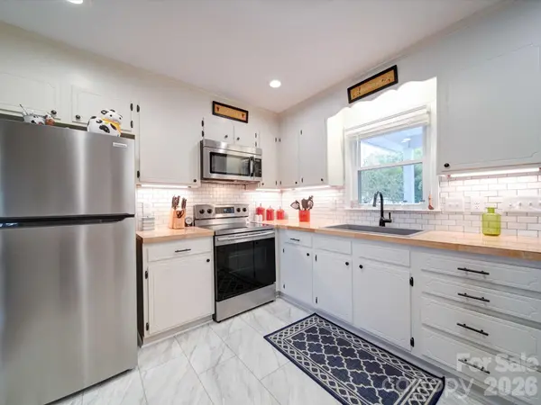 22 Garden Spot LN, Camden, SC 29020