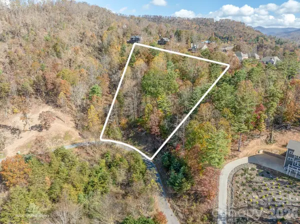 66 HawTree CT #266, Weaverville, NC 28787