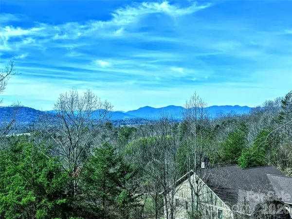 66 HawTree CT #266, Weaverville, NC 28787