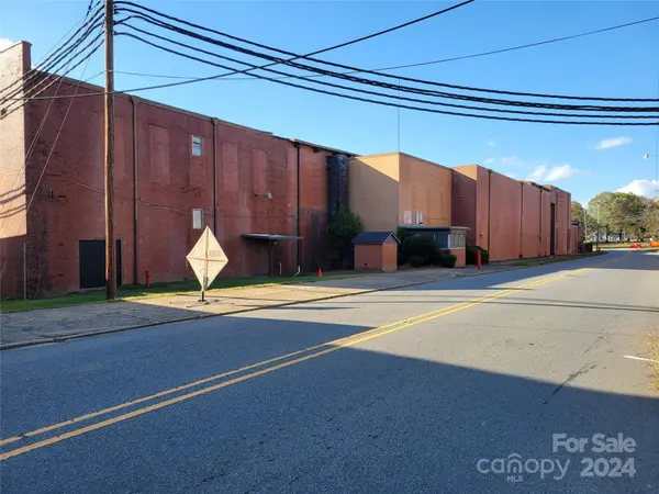 501 N Mountain ST, Cherryville, NC 28021