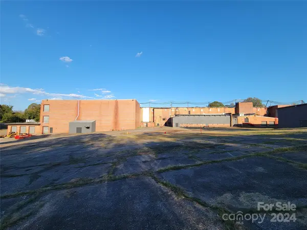 501 N Mountain ST, Cherryville, NC 28021