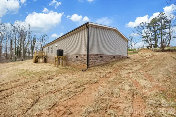 210 Sailwinds RD, Mooresville, NC 28115