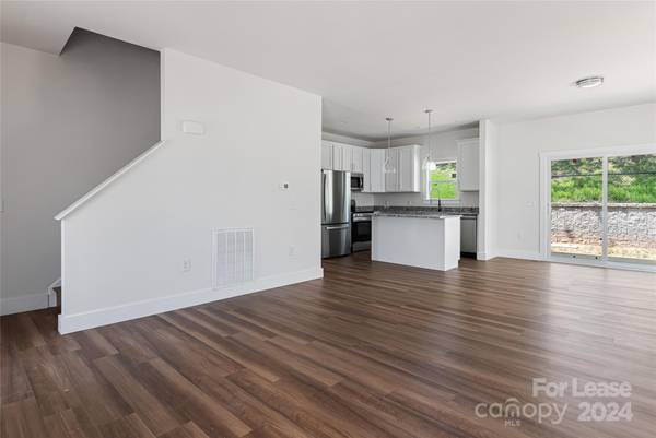 228 Cherrywood WAY, Asheville, NC 28806
