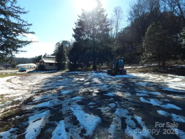 9 Chaparral DR, Sylva, NC 28779