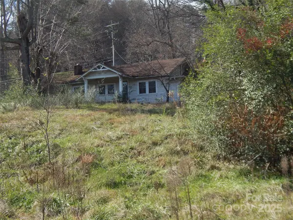 32 Chaparral DR, Sylva, NC 28779