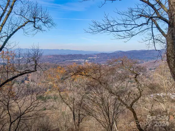 99999 Stonecrest DR #B, Asheville, NC 28803