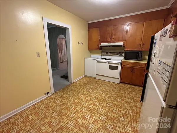 601 Sherman ST, Badin, NC 28009