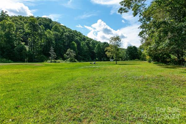 141 Parker RD #4, Canton, NC 28716