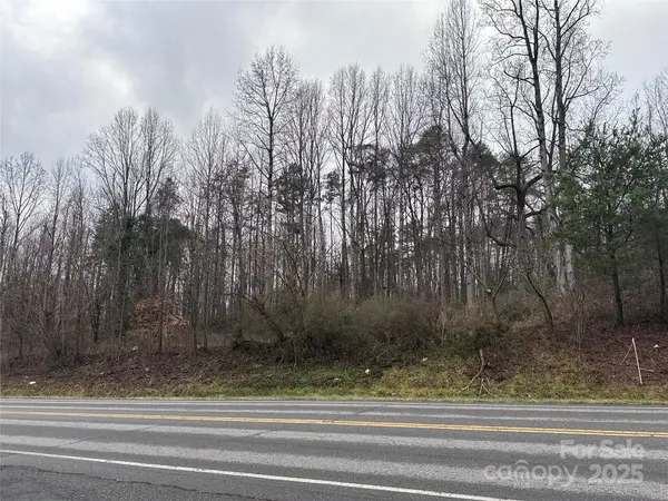 1122 State ST S, Yadkinville, NC 27055