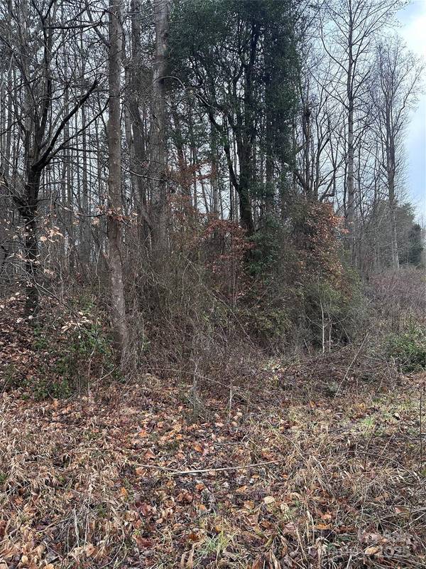 1122 State ST S, Yadkinville, NC 27055