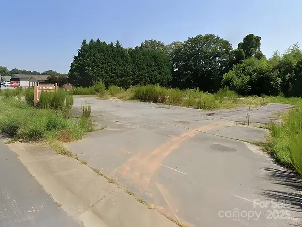 663 Nc 161 Hwy HWY, Taylorsville, NC 28681