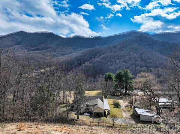 1567 Newfound RD, Leicester, NC 28748