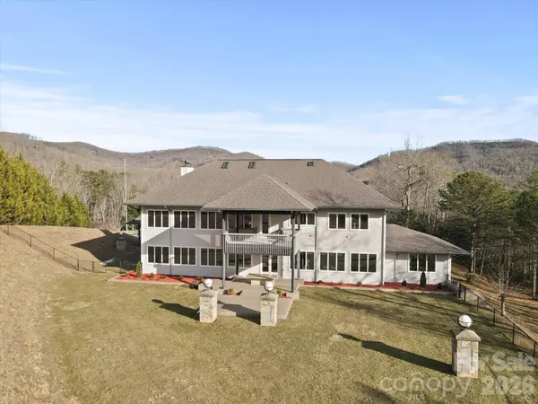 151 Pine Ridge RD, Burnsville, NC 28714