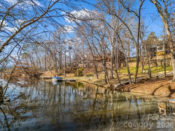 108 Three Oaks LN, Kings Mountain, NC 28086