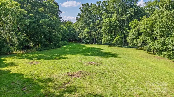 99999 Burney Mountain RD, Fletcher, NC 28732