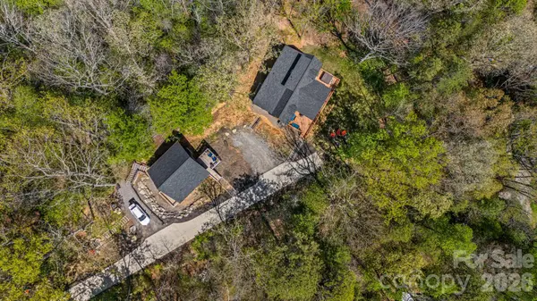 67/69 Flat Top Mountain RD, Fairview, NC 28730