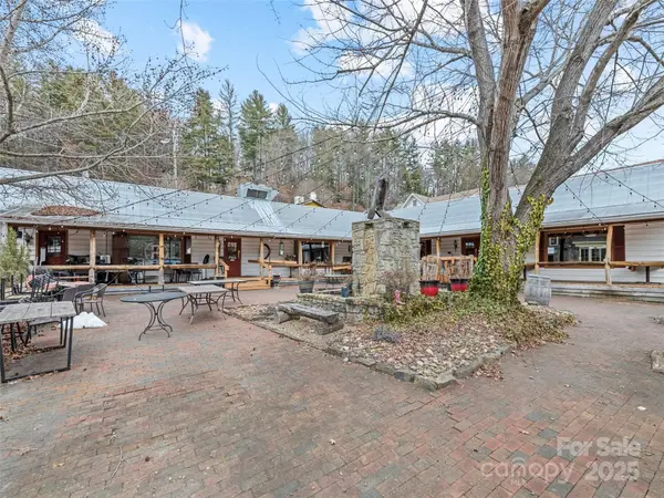 64 Front ST, Dillsboro, NC 28725