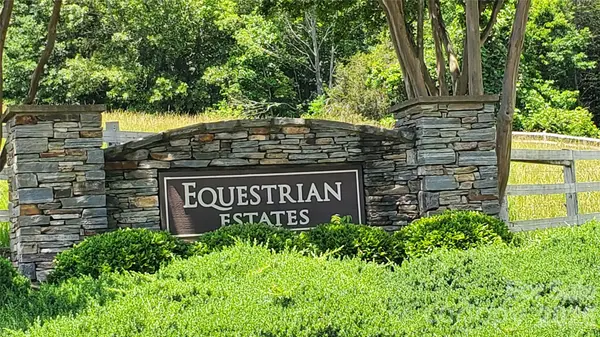 755 Hamilton DR, Columbus, NC 28722