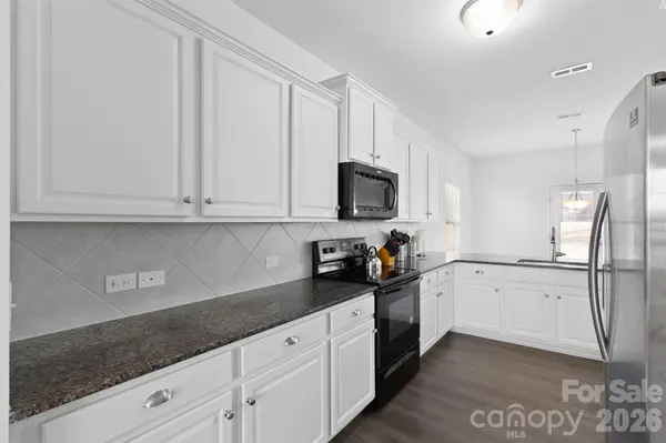 9022 Colwick Hill LN, Charlotte, NC 28215