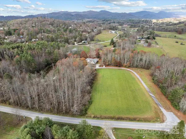 000 Southern Visions DR, Hendersonville, NC 28792