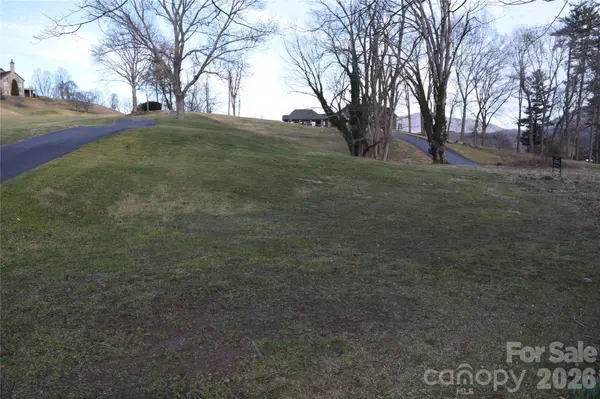 00 Sand Trap RD, Waynesville, NC 28786