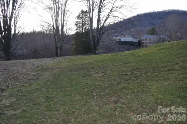 00 Sand Trap RD, Waynesville, NC 28786