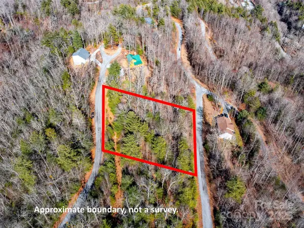794 Silverstone DR, Hendersonville, NC 28792