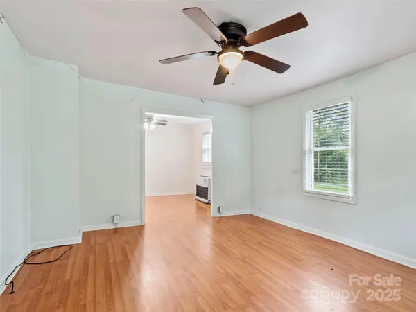 944 Georges Fork RD, Burnsville, NC 28714