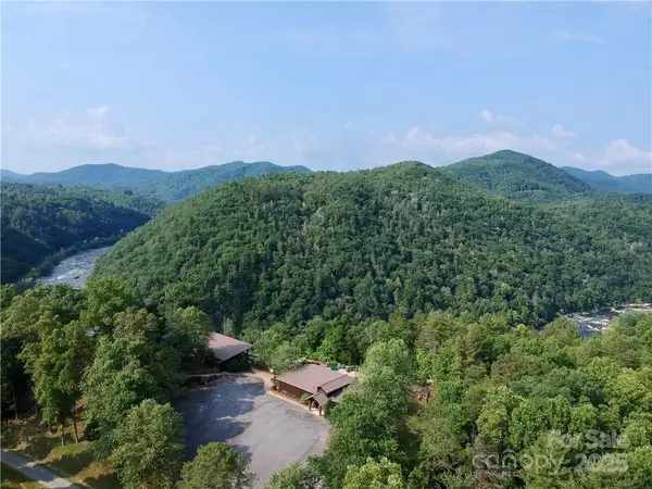 275 Raccoon RUN #24, Marshall, NC 28753