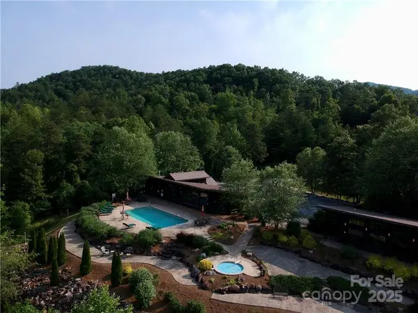 275 Raccoon RUN #24, Marshall, NC 28753
