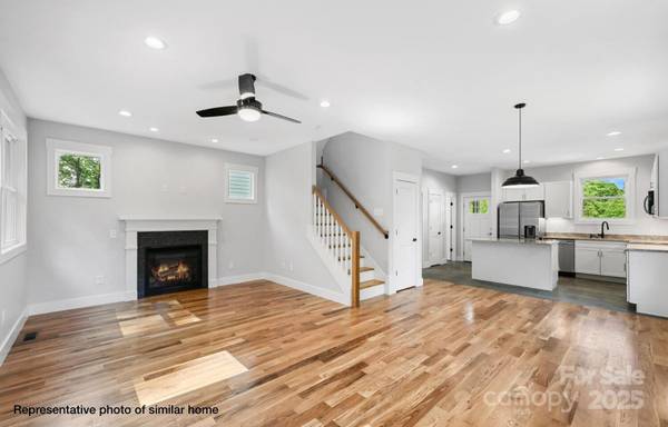 35 Loblolly LN, Asheville, NC 28803