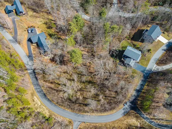 48 Wind Stone DR, Asheville, NC 28804
