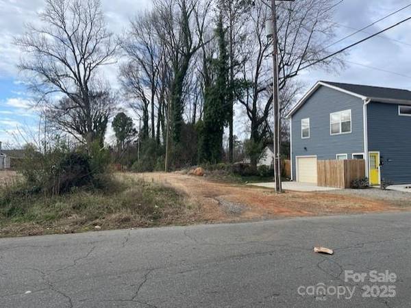 1815 Beatties Ford RD, Charlotte, NC 28216
