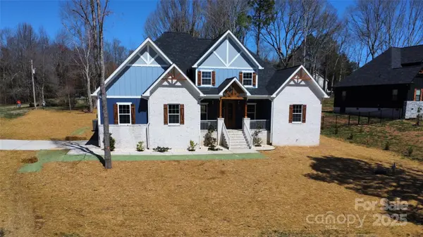 167 Harbor Point DR, Cherryville, NC 28021